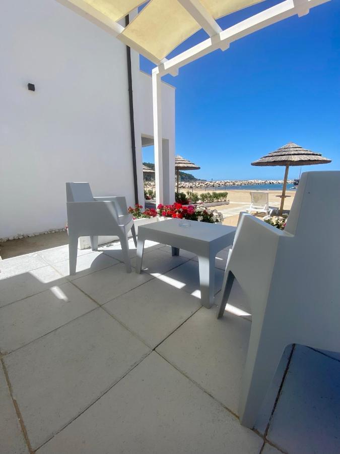 Marina Bay Suites Peschici Exterior foto